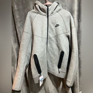 Nike tech sweatshirt